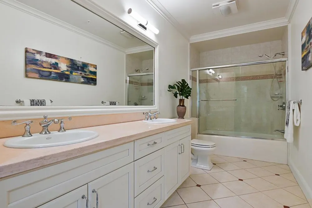 1520 Floribunda Avenue #101 Burlingame, CA 94010