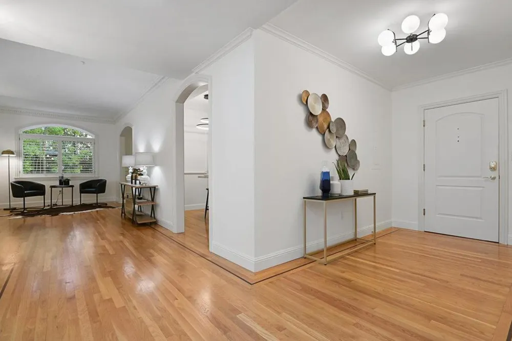 1520 Floribunda Avenue #101 Burlingame, CA 94010