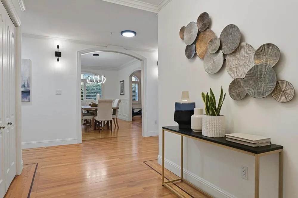 1520 Floribunda Avenue #101 Burlingame, CA 94010