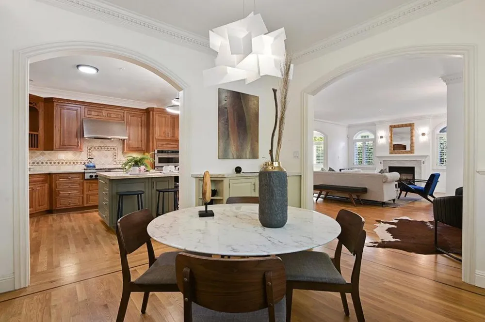 1520 Floribunda Avenue #101 Burlingame, CA 94010
