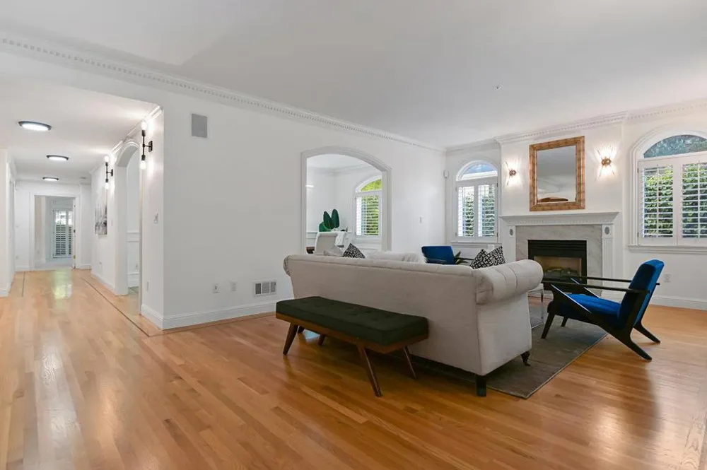 1520 Floribunda Avenue #101 Burlingame, CA 94010