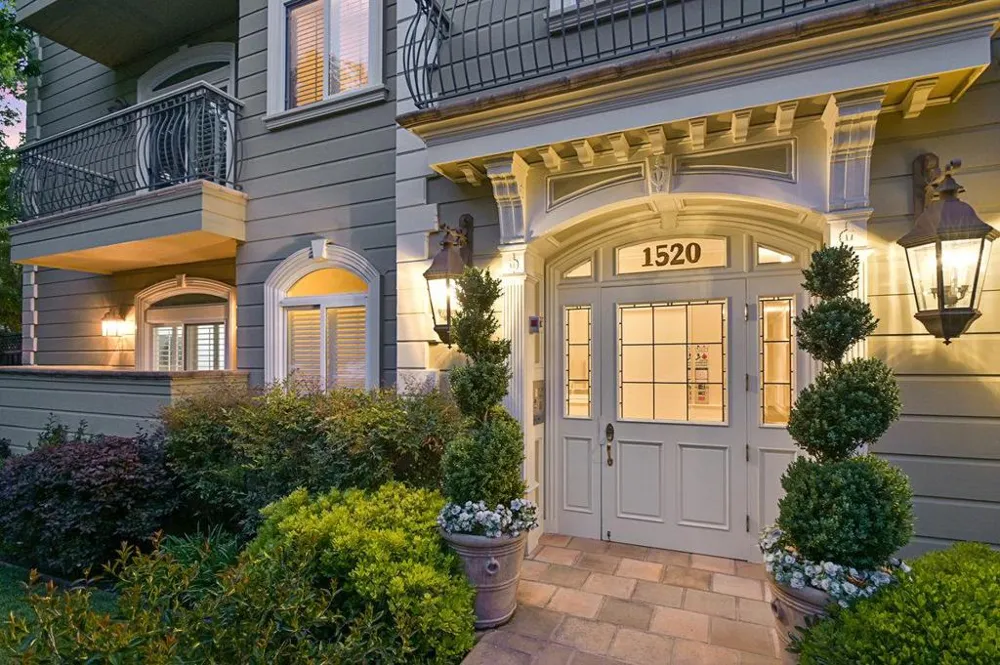 1520 Floribunda Avenue #101 Burlingame, CA 94010