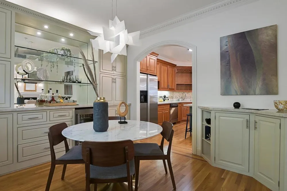 1520 Floribunda Avenue #101 Burlingame, CA 94010
