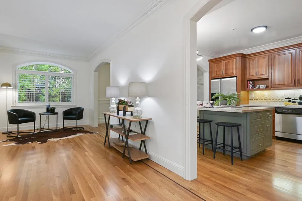 1520 Floribunda Avenue #101 Burlingame, CA 94010