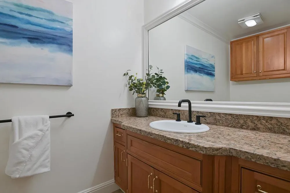 1520 Floribunda Avenue #101 Burlingame, CA 94010