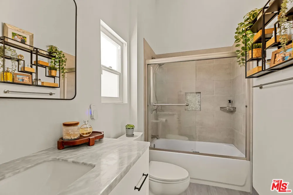 22537 Cardiff Drive Santa Clarita, CA 91350