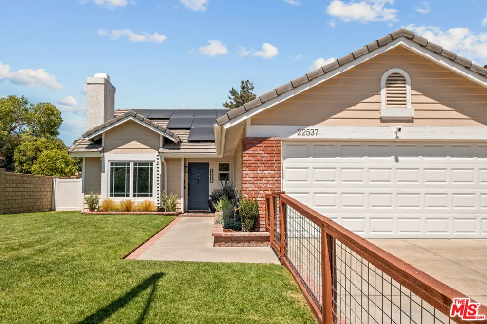 22537 Cardiff Drive Santa Clarita, CA 91350