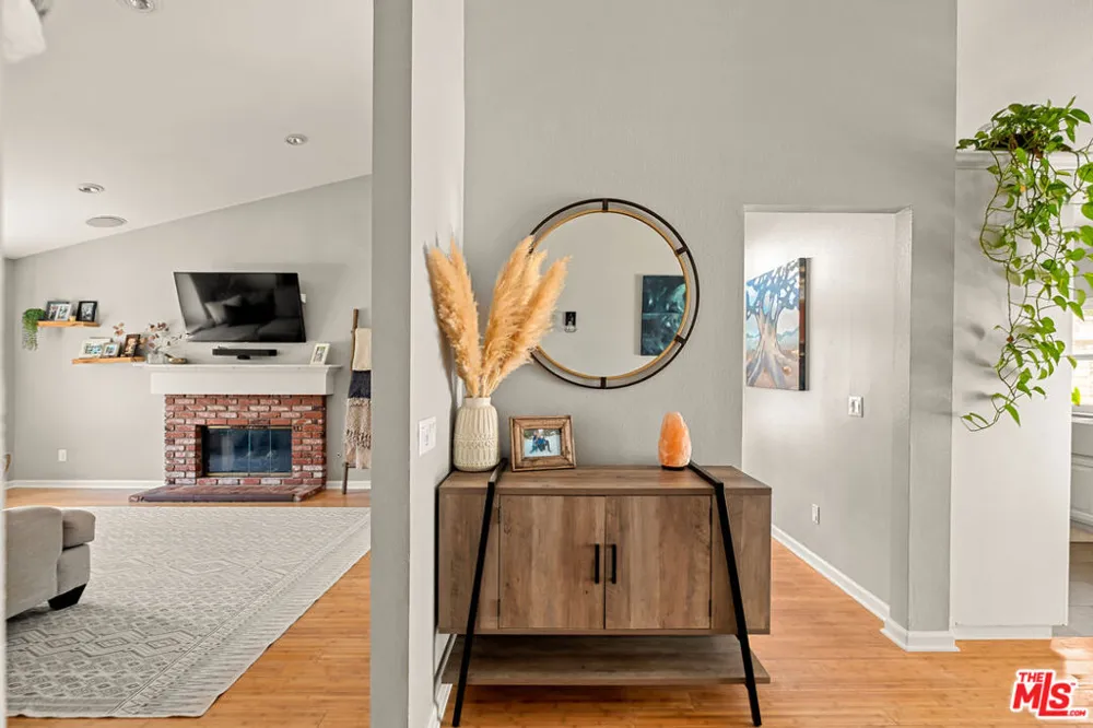 22537 Cardiff Drive Santa Clarita, CA 91350