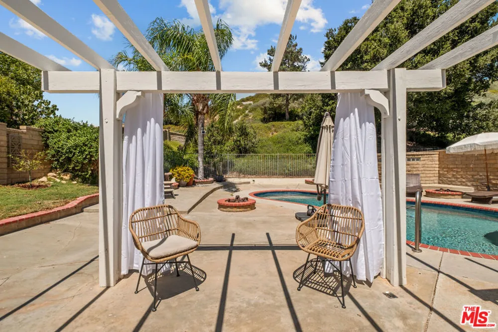 22537 Cardiff Drive Santa Clarita, CA 91350