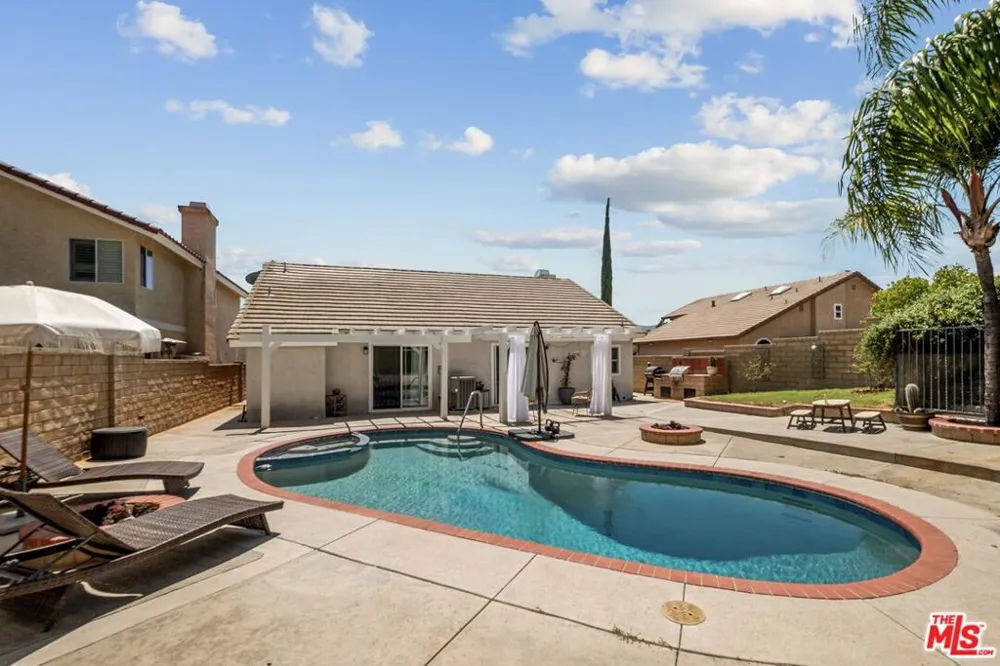 22537 Cardiff Drive Santa Clarita, CA 91350
