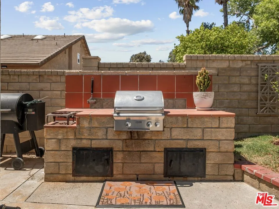22537 Cardiff Drive Santa Clarita, CA 91350