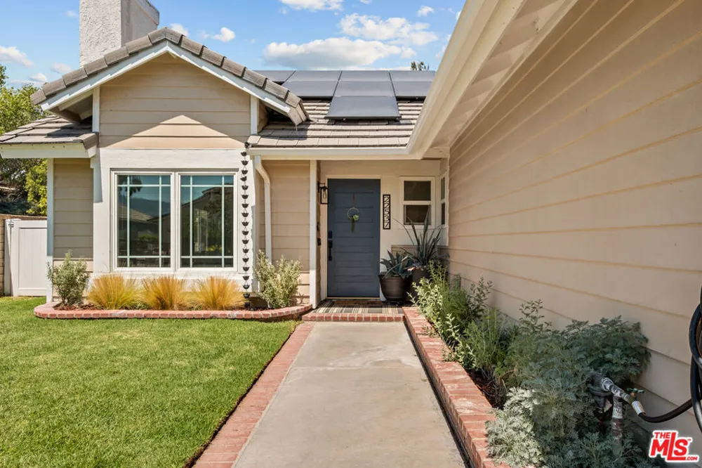 22537 Cardiff Drive Santa Clarita, CA 91350