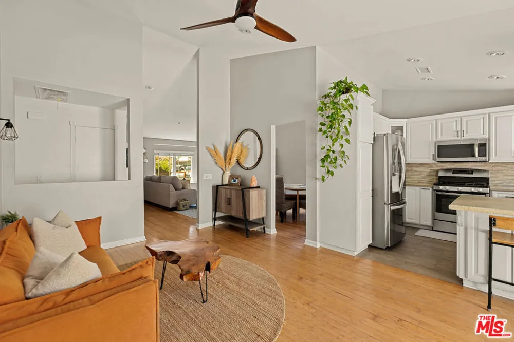 22537 Cardiff Drive Santa Clarita, CA 91350