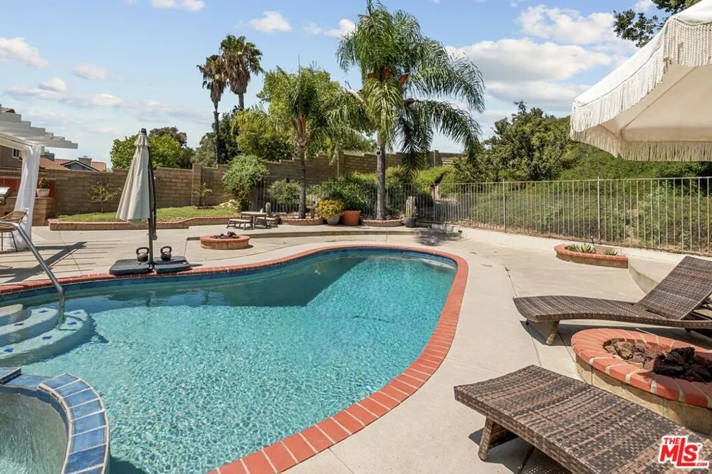 22537 Cardiff Drive Santa Clarita, CA 91350