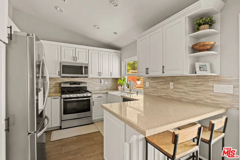 22537 Cardiff Drive Santa Clarita, CA 91350