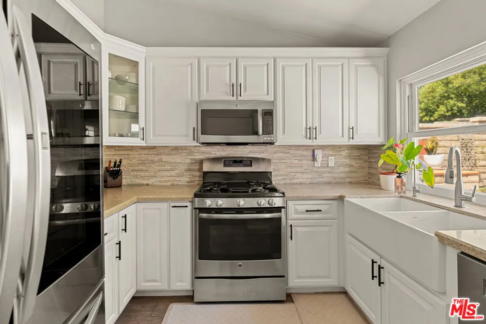 22537 Cardiff Drive Santa Clarita, CA 91350