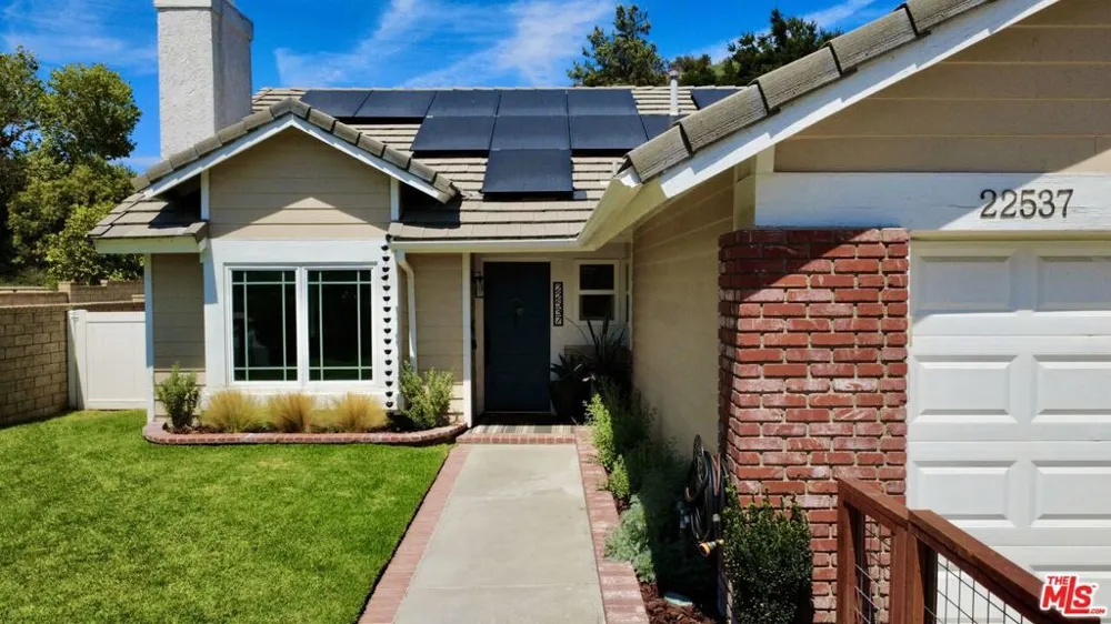 22537 Cardiff Drive Santa Clarita, CA 91350