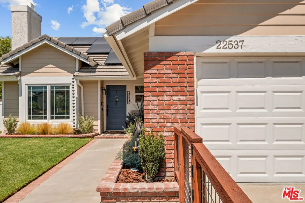 22537 Cardiff Drive Santa Clarita, CA 91350