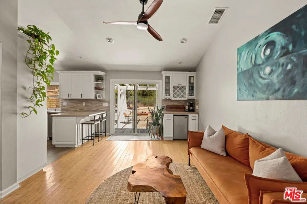 22537 Cardiff Drive Santa Clarita, CA 91350