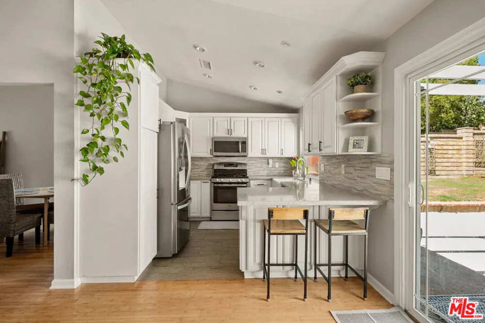 22537 Cardiff Drive Santa Clarita, CA 91350