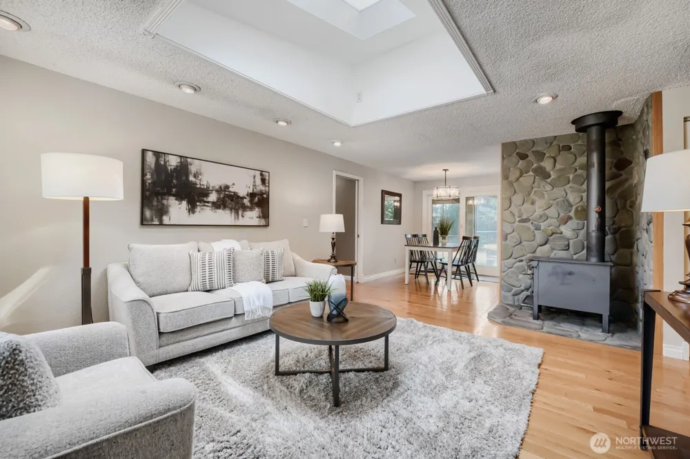 18529 SE 244th Place Covington, WA 98042