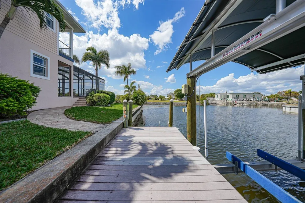 534 CANAL WAY Punta Gorda, FL 33950