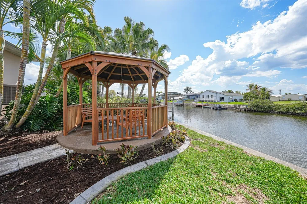 534 CANAL WAY Punta Gorda, FL 33950