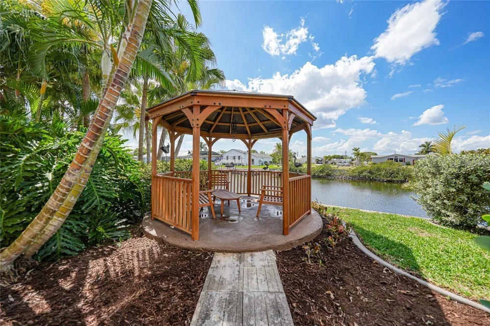 534 CANAL WAY Punta Gorda, FL 33950