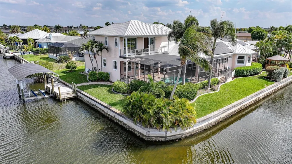 534 CANAL WAY Punta Gorda, FL 33950
