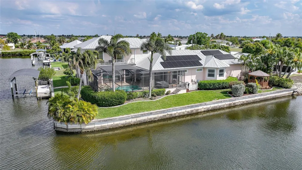 534 CANAL WAY Punta Gorda, FL 33950