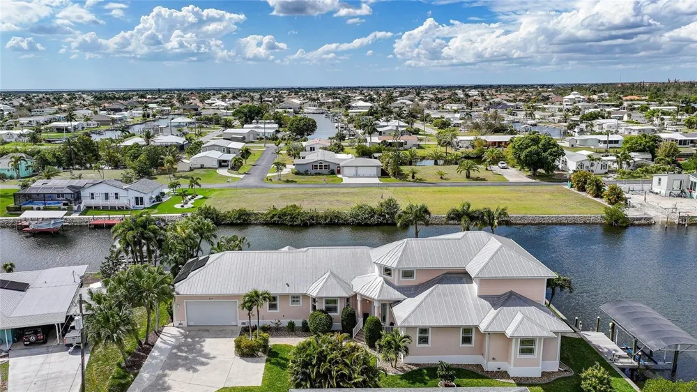 534 CANAL WAY Punta Gorda, FL 33950