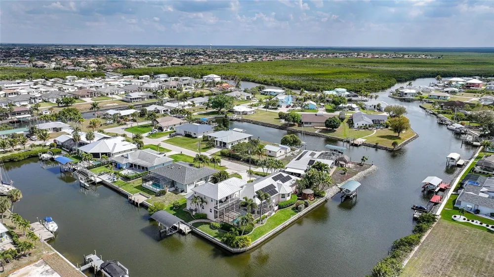 534 CANAL WAY Punta Gorda, FL 33950