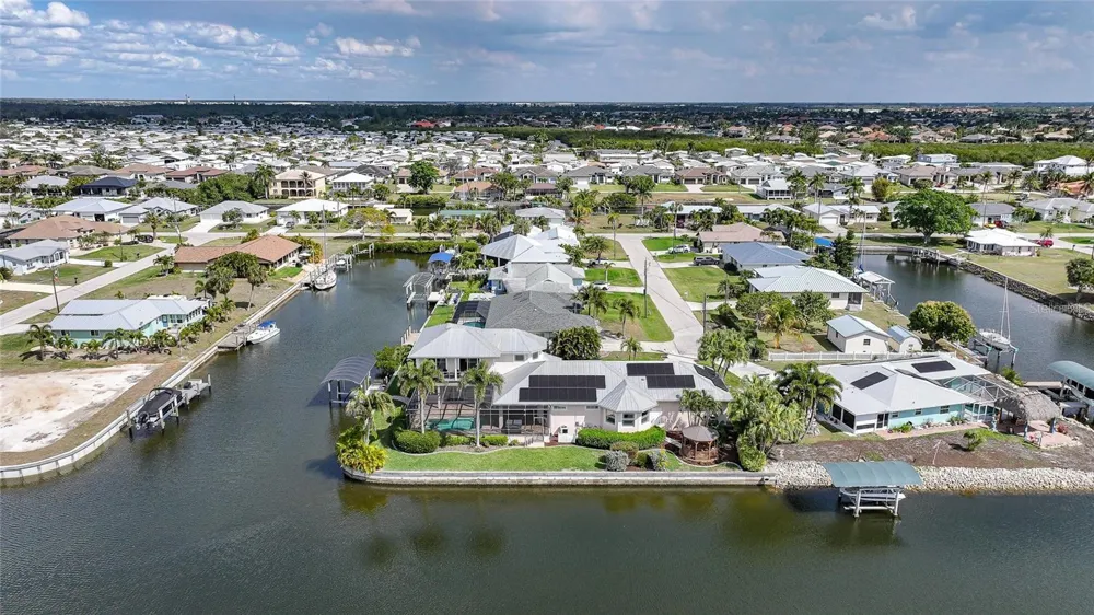 534 CANAL WAY Punta Gorda, FL 33950