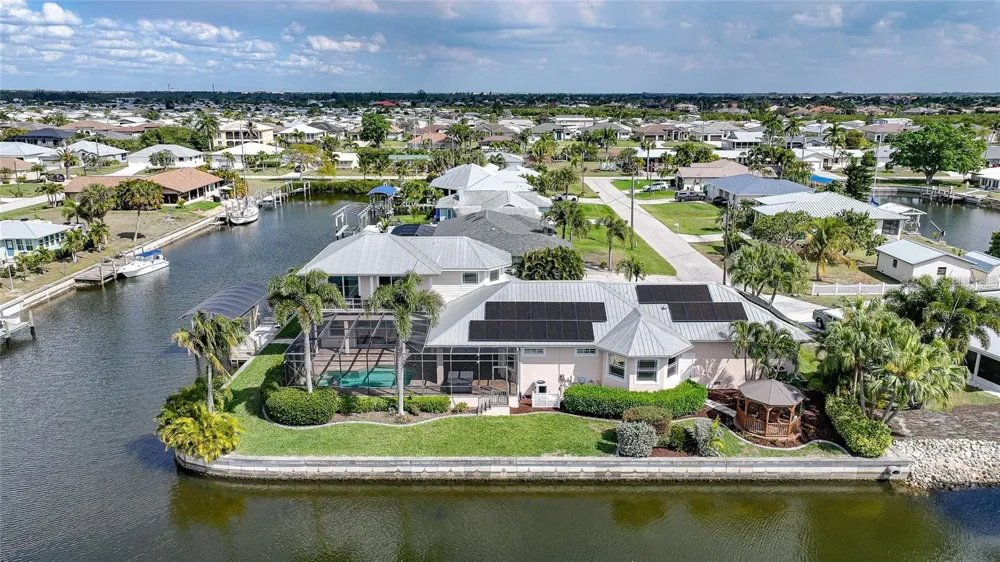 534 CANAL WAY Punta Gorda, FL 33950