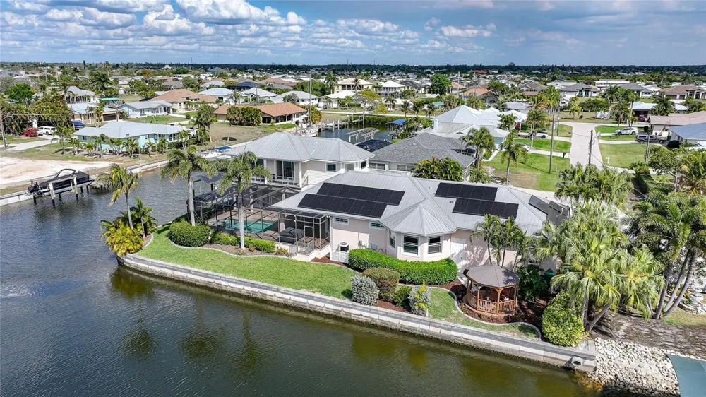 534 CANAL WAY Punta Gorda, FL 33950