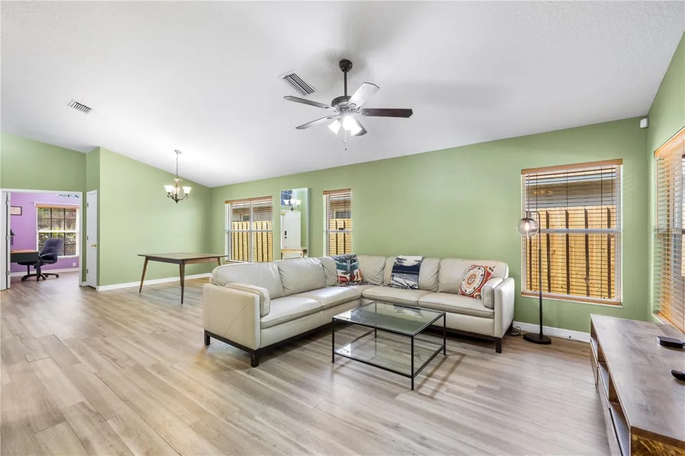 10148 SOMERSBY DRIVE Riverview, FL 33578