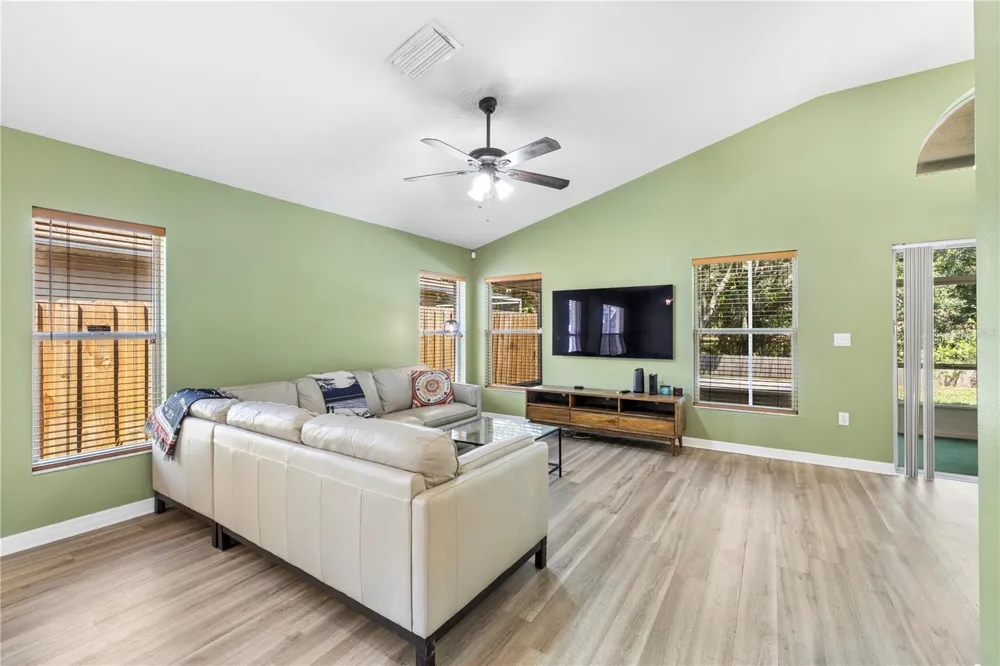 10148 SOMERSBY DRIVE Riverview, FL 33578