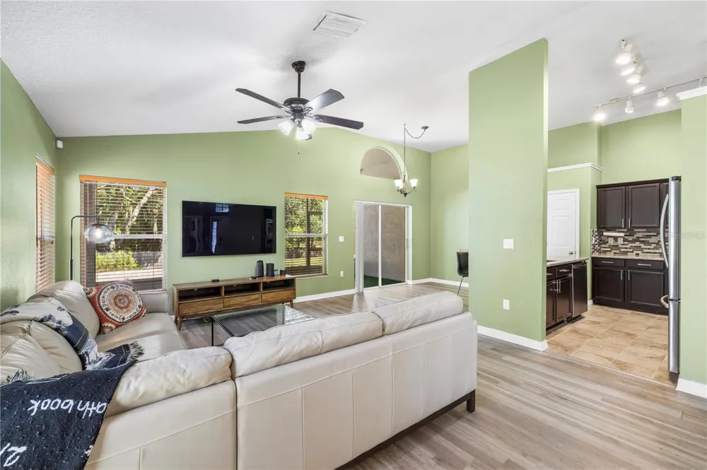 10148 SOMERSBY DRIVE Riverview, FL 33578