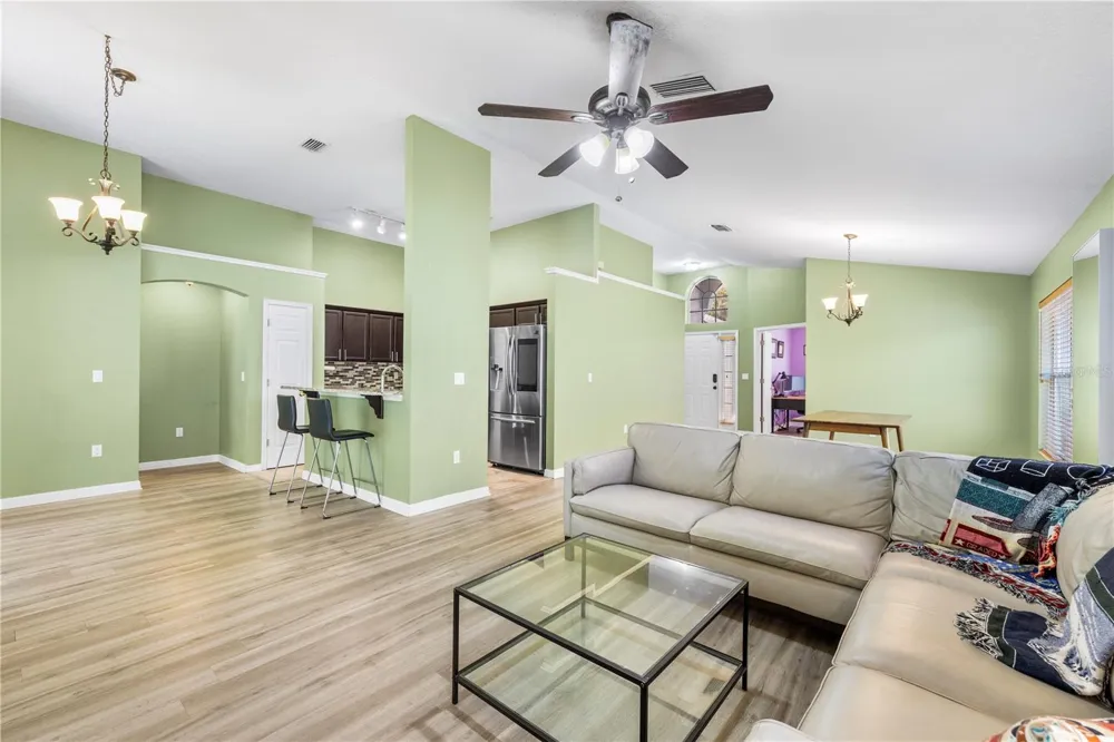 10148 SOMERSBY DRIVE Riverview, FL 33578