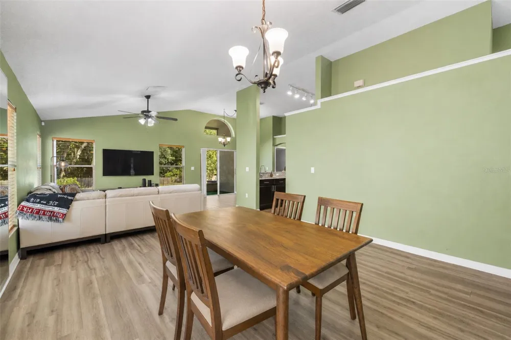 10148 SOMERSBY DRIVE Riverview, FL 33578