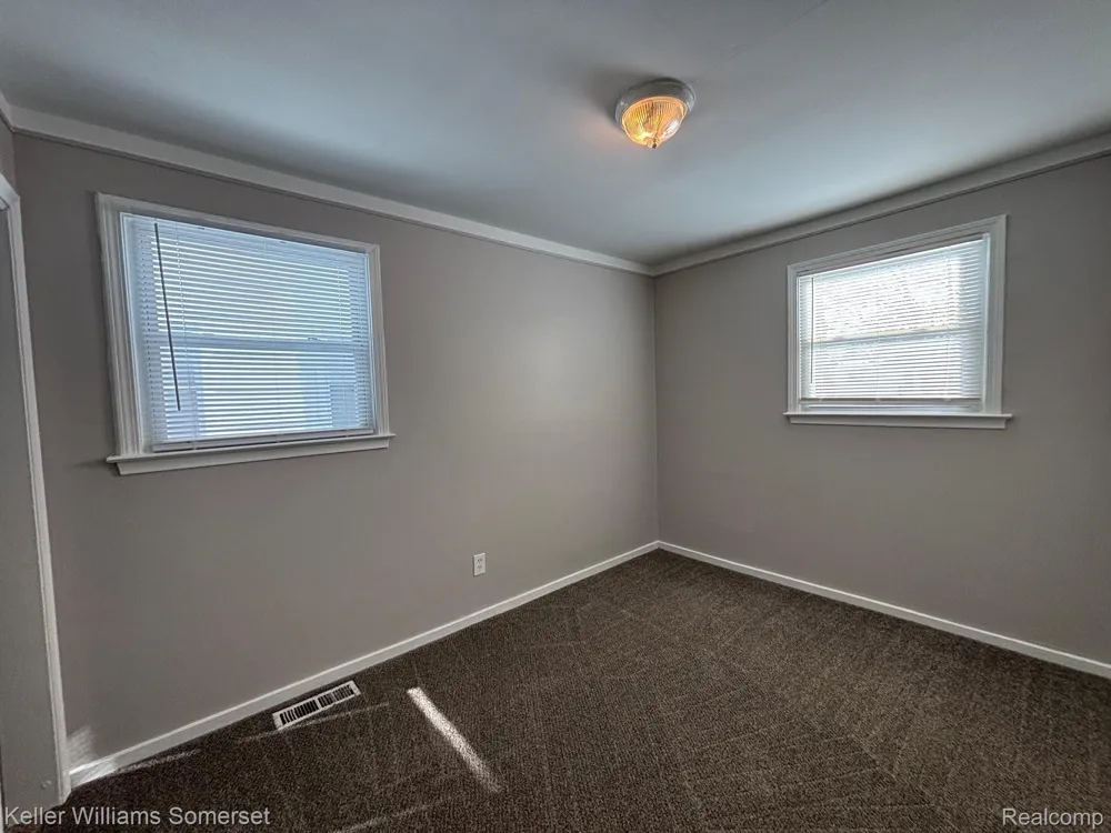 11340 Fisher Avenue Warren City, MI 48089