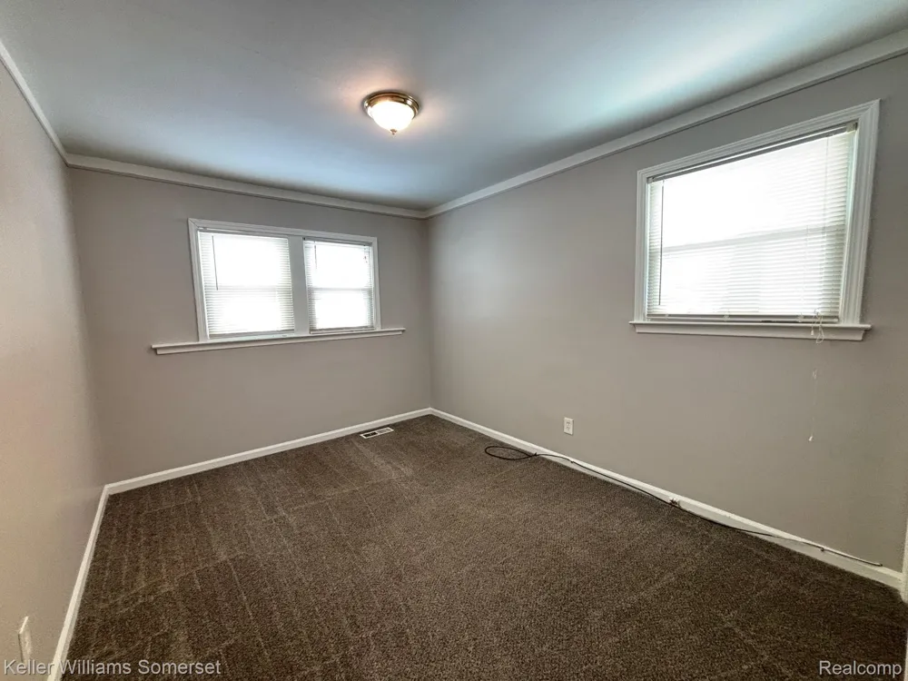 11340 Fisher Avenue Warren City, MI 48089