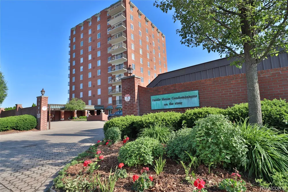 3301 Biddle Avenue #2B Wyandotte City, MI 48192