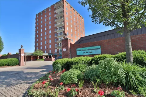 3301 Biddle Avenue #2B