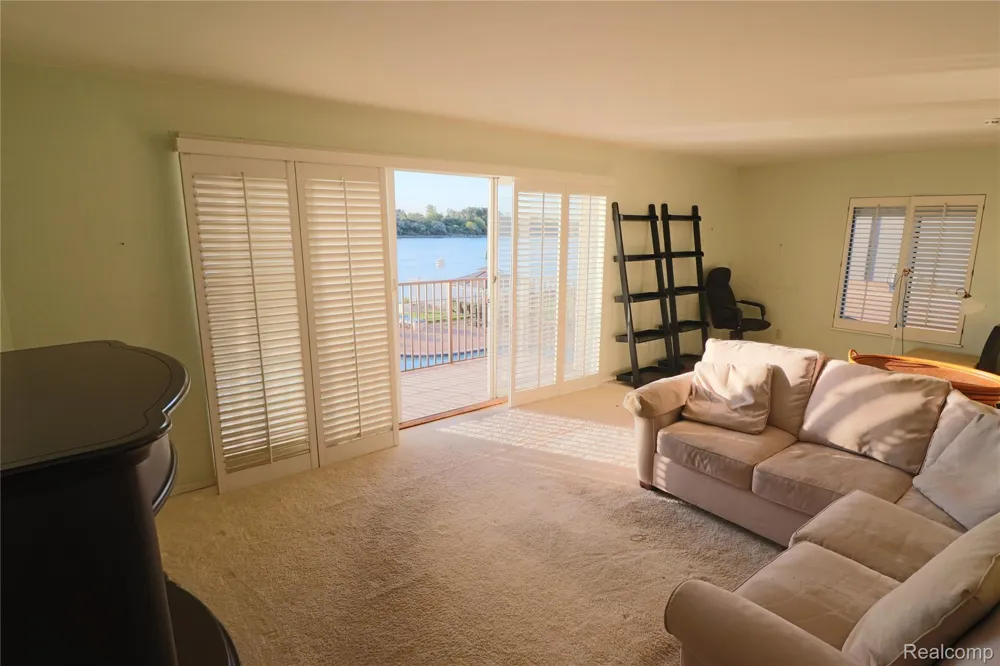 3301 Biddle Avenue #2B Wyandotte City, MI 48192