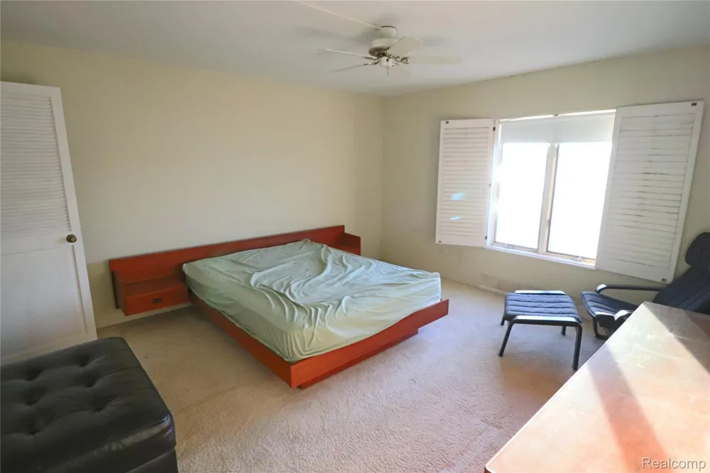 3301 Biddle Avenue #2B Wyandotte City, MI 48192