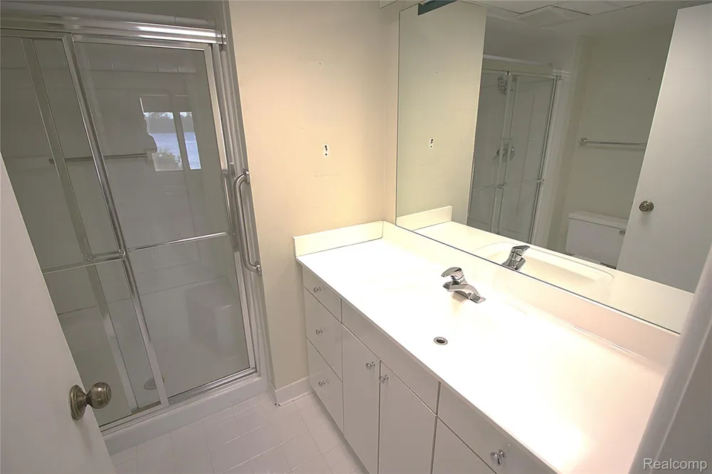 3301 Biddle Avenue #2B Wyandotte City, MI 48192