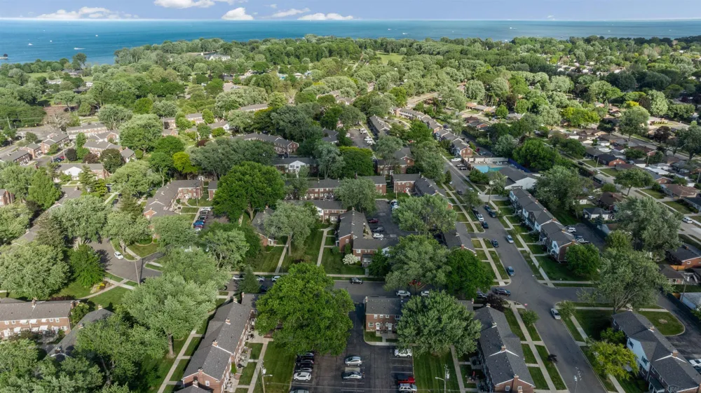 23056 Gary Lane St Clair Shores City, MI 48080