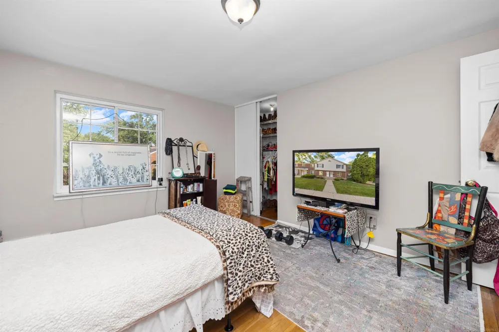 23056 Gary Lane St Clair Shores City, MI 48080