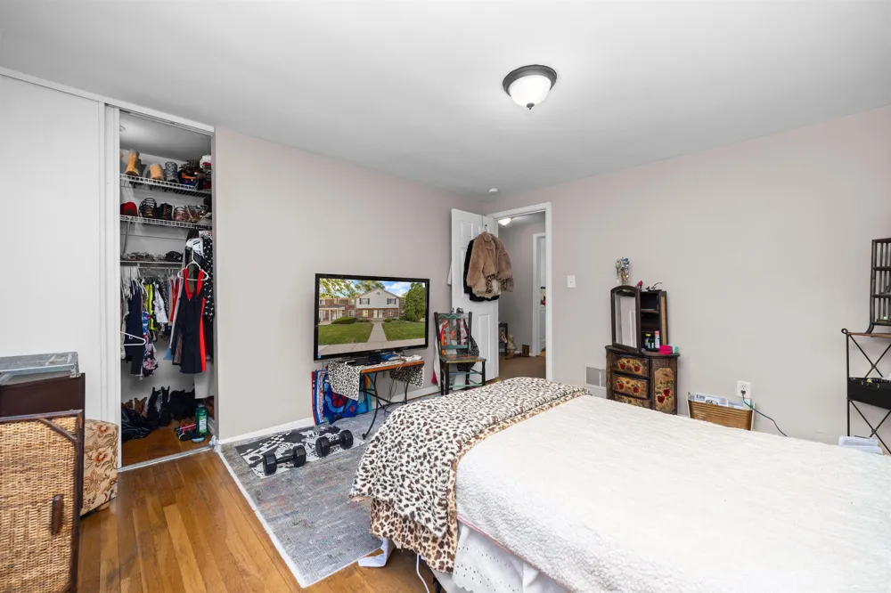 23056 Gary Lane St Clair Shores City, MI 48080
